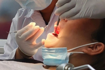 TPHCM: Thanh tra xử phạt "trợ thủ nha khoa" Nguyễn Quang Hải 35 triệu đồng