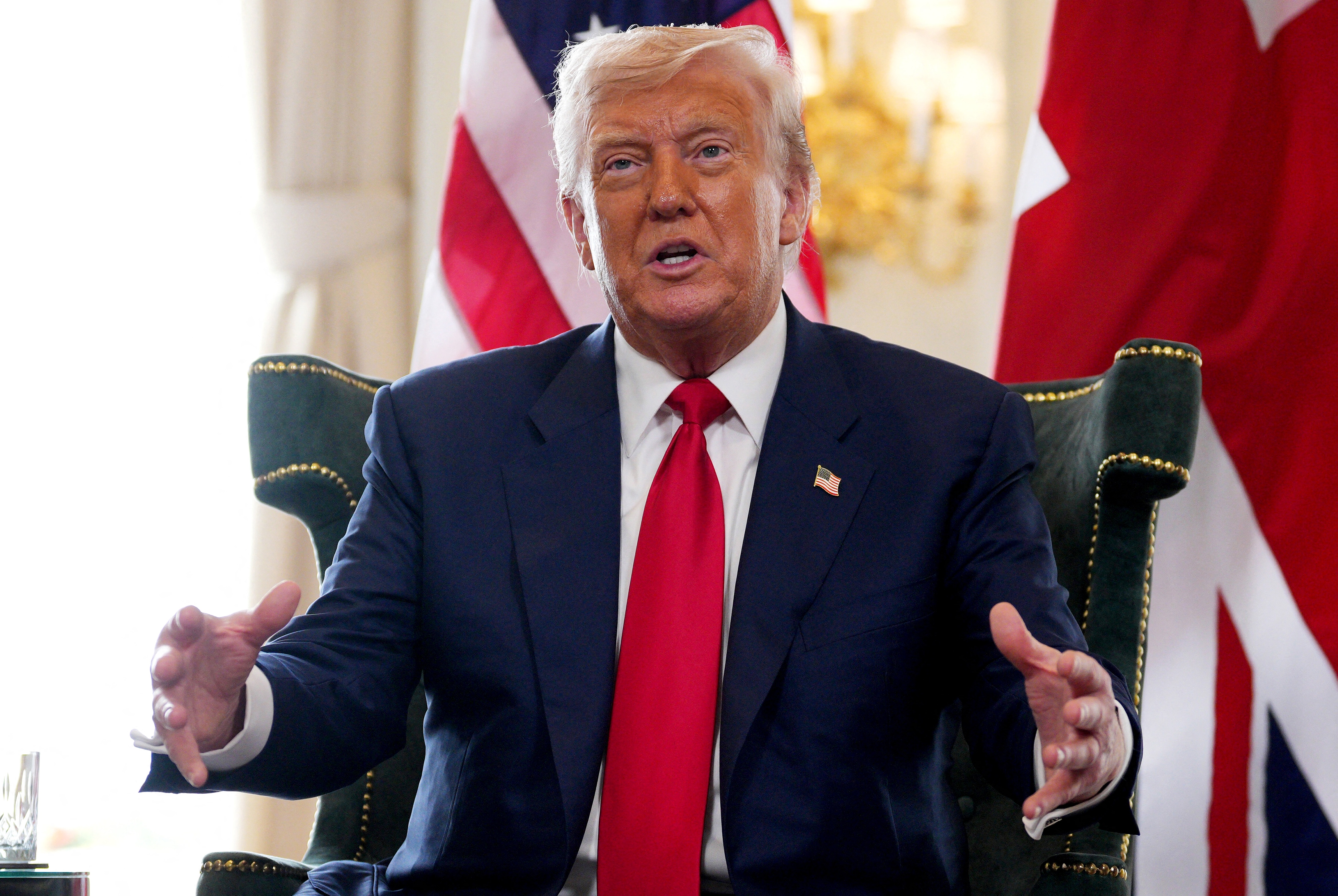 Ông Trump tuyên bố áp thuế 25% đối với hàng hóa nhập khẩu từ Ấn Độ - 1