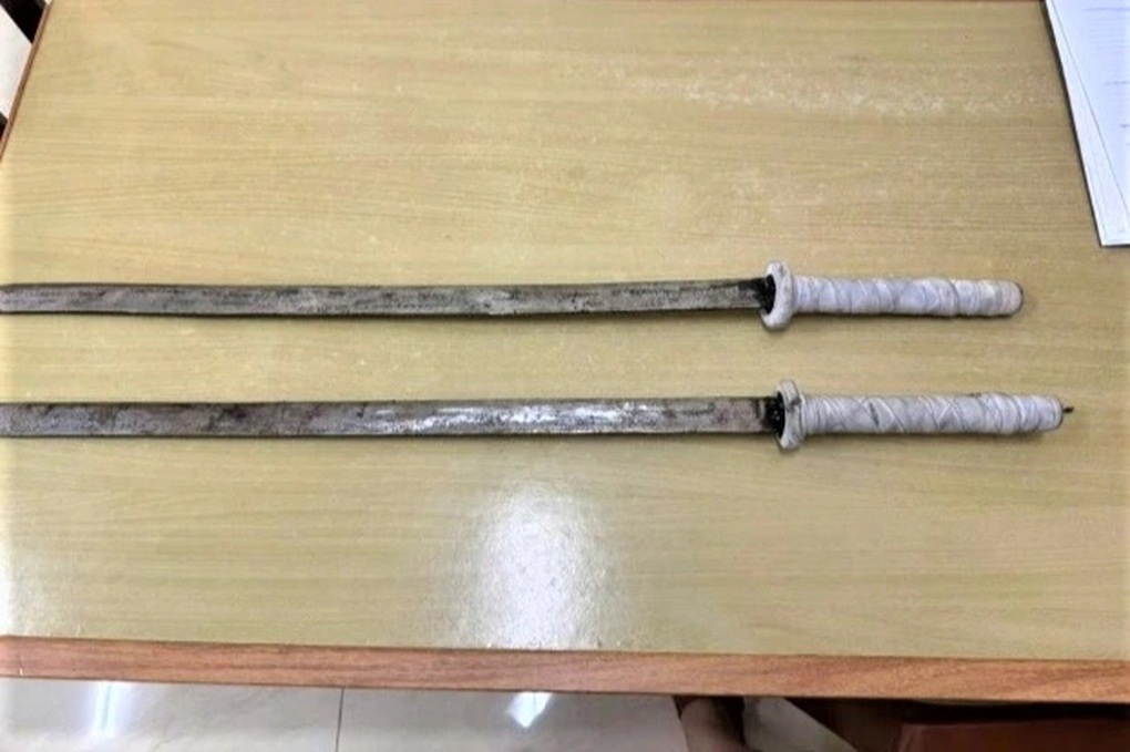 Bốn học sinh rủ nhau cướp xe máy của đôi tình nhân - 1 Bốn học sinh rủ nhau cướp xe máy của đôi tình nhân - 1