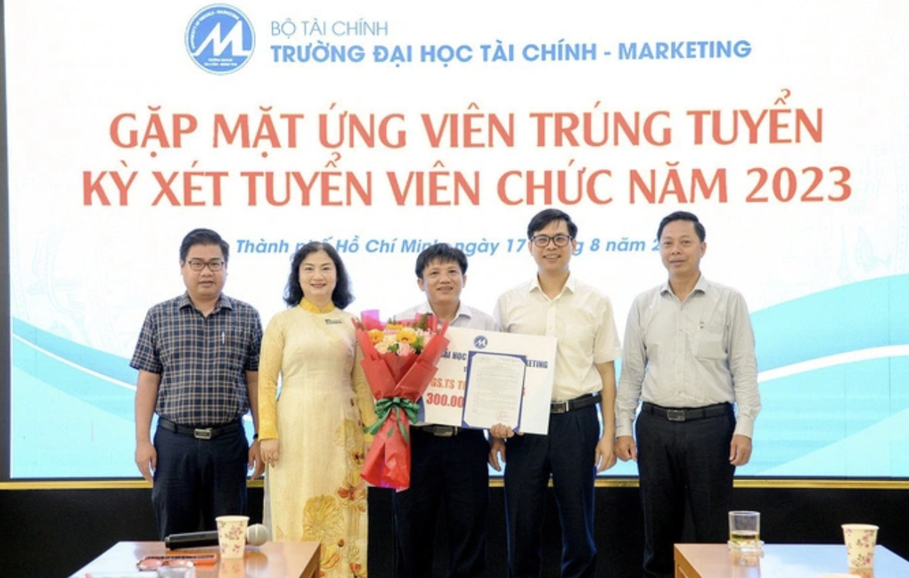 Chi nửa tỷ đồng hỗ trợ, trường đại học mong săn nhân tài - 1