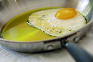 Những nguyên tắc vàng để chiên rán dầu thực vật an toàn