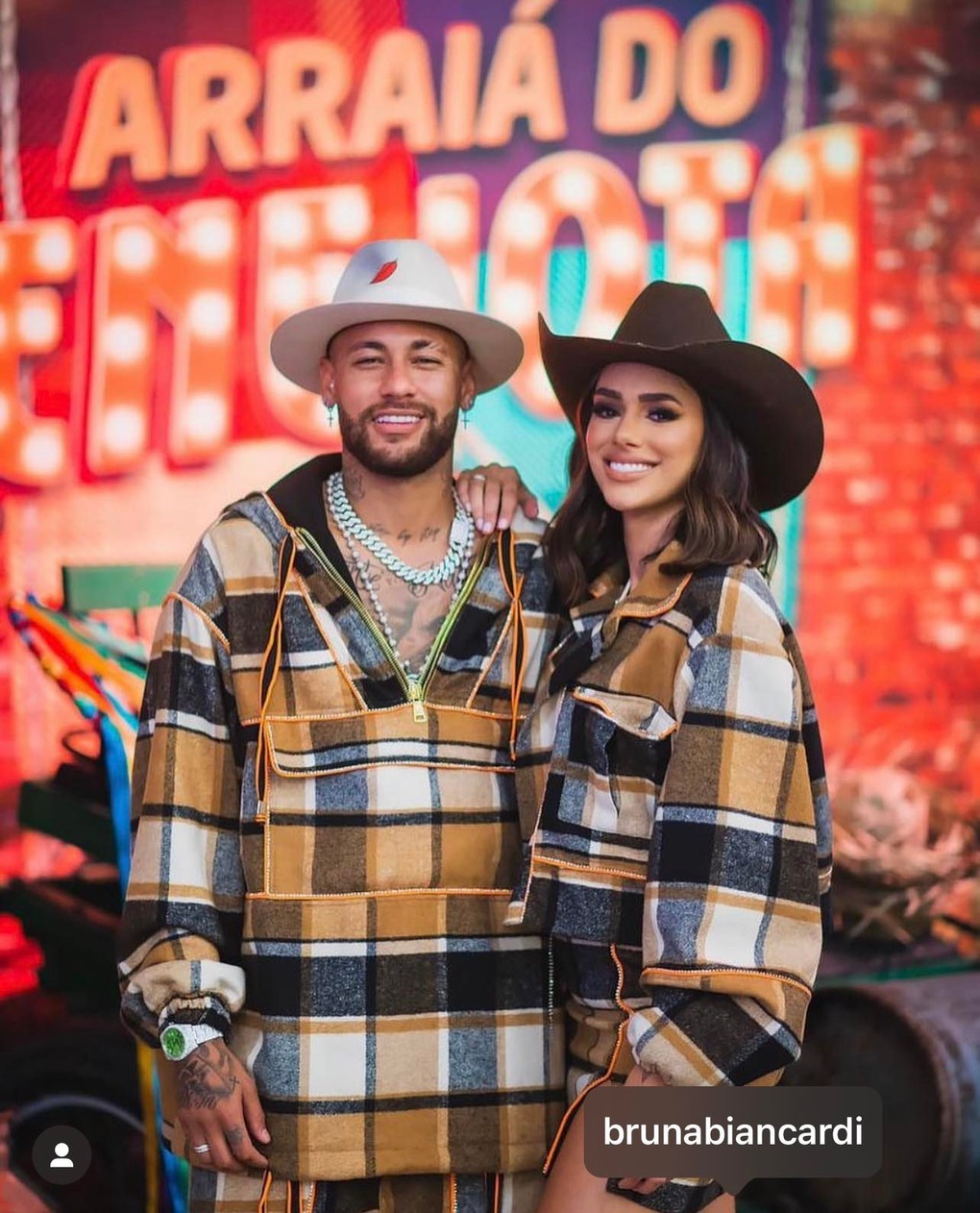 Không chỉ đá bóng hay và giàu có, Neymar còn là quý ông cư xử đẹp khi yêu - 9 Không chỉ đá bóng hay và giàu có, Neymar còn là quý ông cư xử đẹp khi yêu - 9
