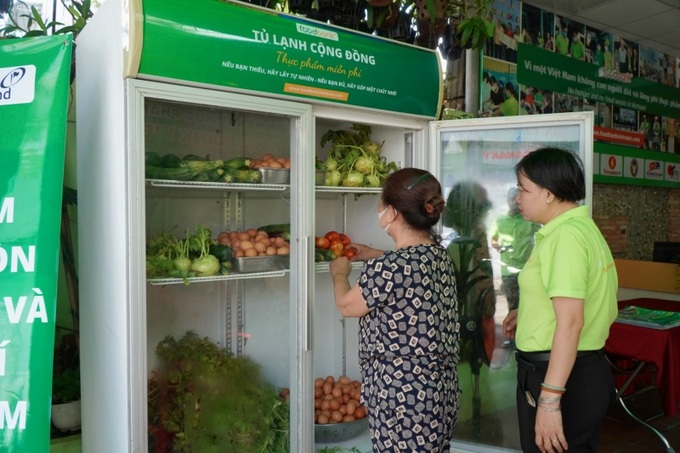 Giữ tủ lạnh thật sạch.