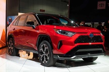 Choáng váng với câu chuyện ô tô được bán chênh giá gần gấp đôi