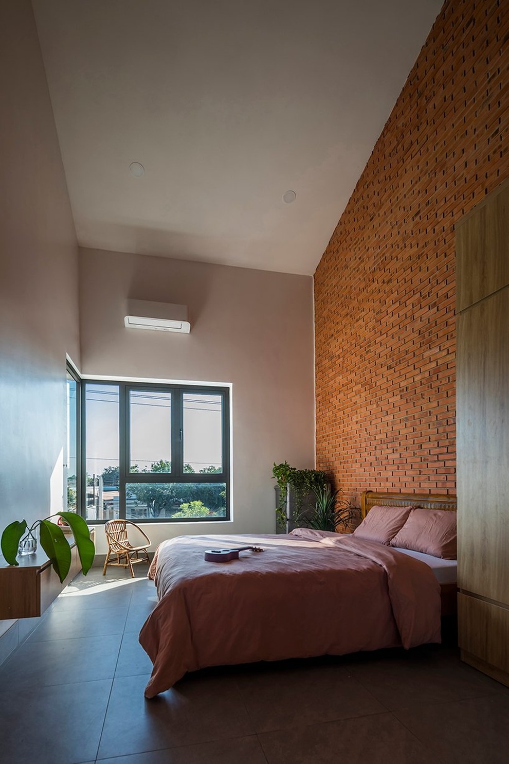 Nhà 75 m2 chia đôi, tràn ngập ánh sáng của cặp vợ chồng ở Tây Ninh - 4 Nhà 75 m2 chia đôi, tràn ngập ánh sáng của cặp vợ chồng ở Tây Ninh - 4