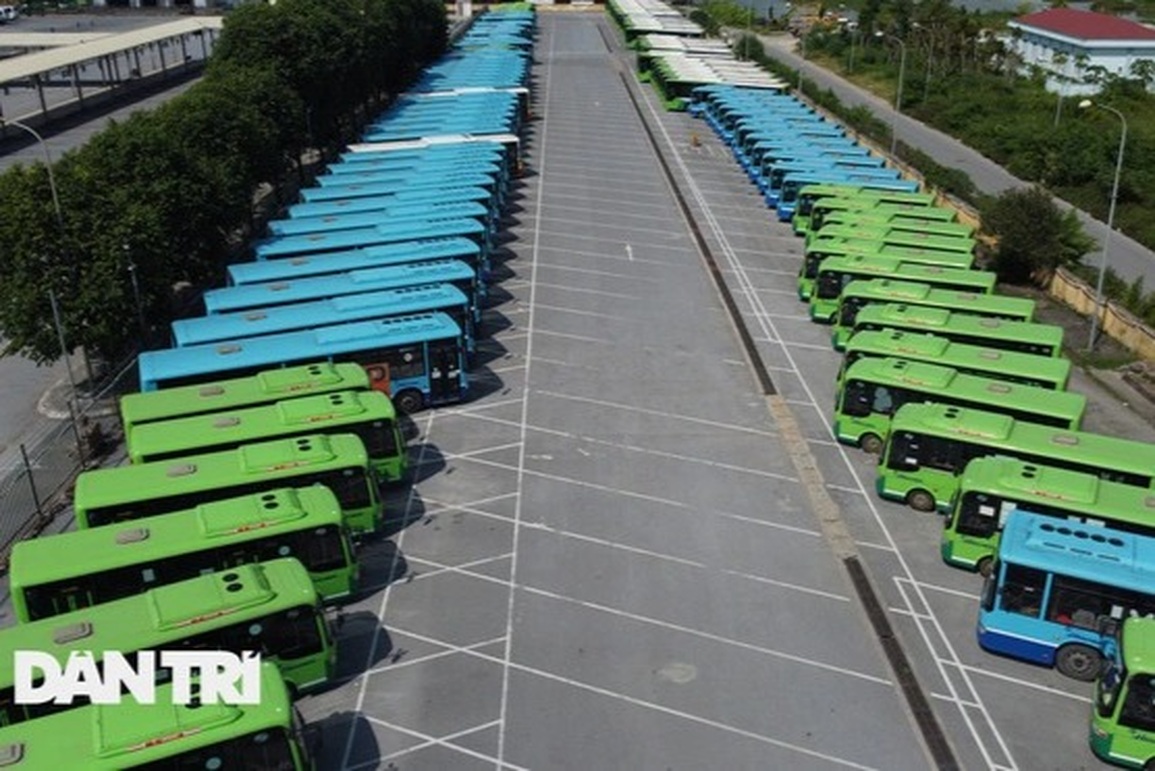 Hà Nội giảm tần suất tuyến buýt vì dịch phức tạp - 1 Hà Nội giảm tần suất tuyến buýt vì dịch phức tạp - 1