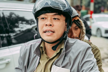 Trung Ruồi nhận xấu nên vợ không ghen, hứa sẽ không thẩm mỹ