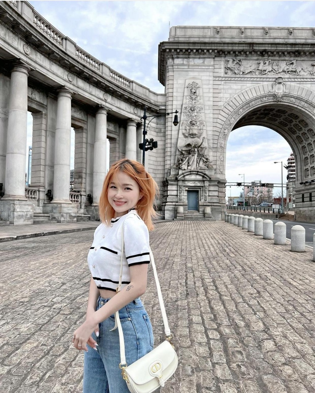 Từ khi du học, Chao mặc đồ ngày càng hở bạo - 9 Từ khi du học, Chao mặc đồ ngày càng hở bạo - 9