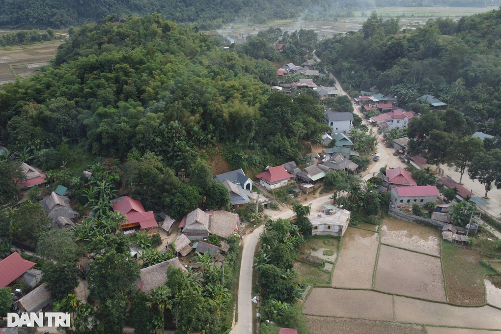 Đầu tư gần 8 tỷ đồng xây dựng 2 khu tái định cư cho người dân miền núi - 1