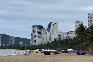 Dịch COVID-19 khiến Nha Trang đìu hiu, hàng loạt khách sạn đóng cửa