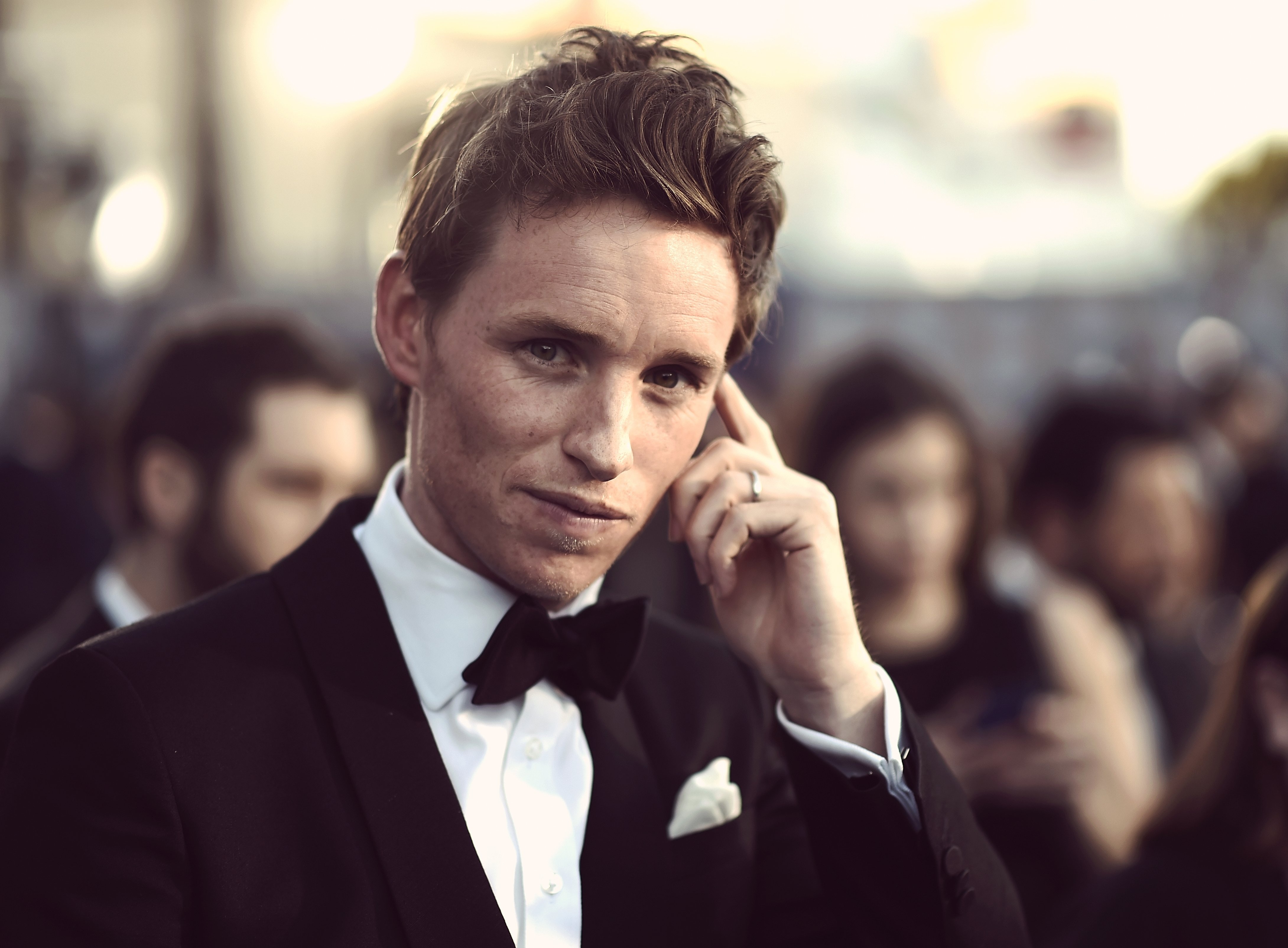 Eddie Redmayne hối hận vì đóng vai chuyển giới trong Cô gái Đan Mạch - 3 Eddie Redmayne hối hận vì đóng vai chuyển giới trong Cô gái Đan Mạch - 3