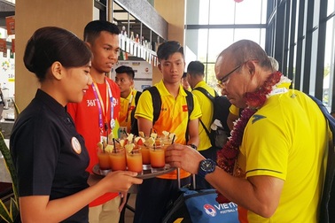 Công Phượng, Xuân Trường không ngán đồ ăn đạo Hồi