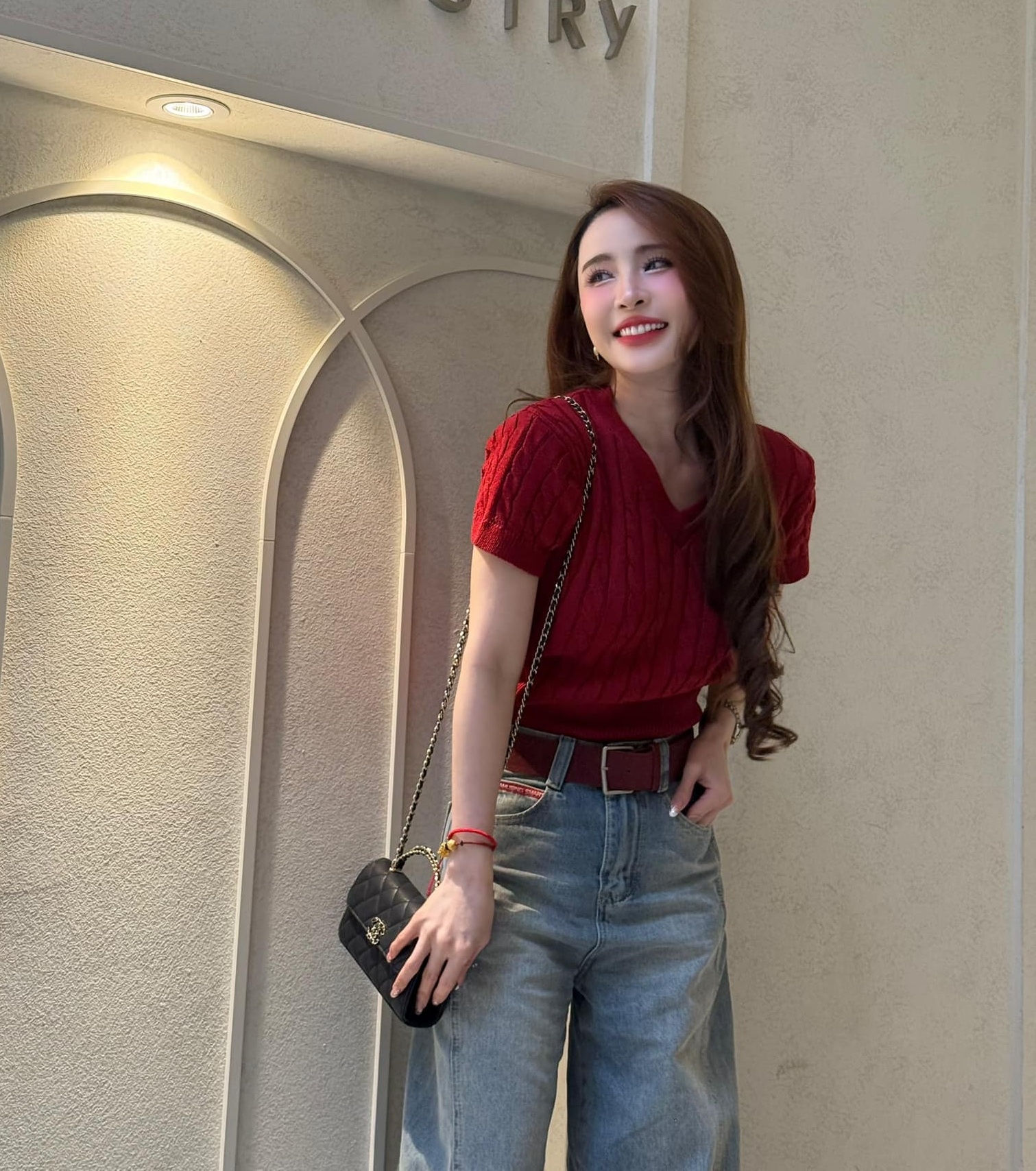 Quỳnh Nga tuổi 37: Vòng eo 55cm gợi cảm, tin đồn hẹn hò gây chú ý - 8