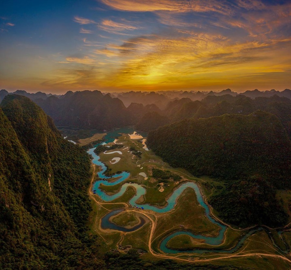 Miền thảo nguyên xanh đẹp tựa “tiên cảnh” cách Hà Nội chỉ hơn 100km - 1 Miền thảo nguyên xanh đẹp tựa “tiên cảnh” cách Hà Nội chỉ hơn 100km - 1