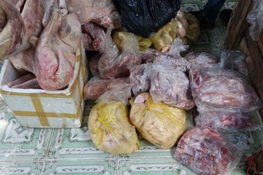 Phát hiện hàng trăm ký nầm lợn thối chuẩn bị lên bàn nhậu