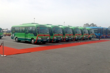 Hà Nội khai trương 2 tuyến xe buýt phát wifi miễn phí