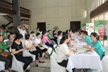 Một ngày theo đoàn bác sĩ khám tầm soát ung thư