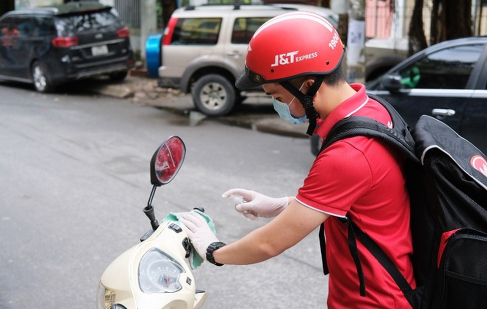 Hà Nội: Số ca mắc mới vẫn tăng, tìm người đến mua xăng ở quận Hoàng Mai - 1 Hà Nội: Số ca mắc mới vẫn tăng, tìm người đến mua xăng ở quận Hoàng Mai - 1