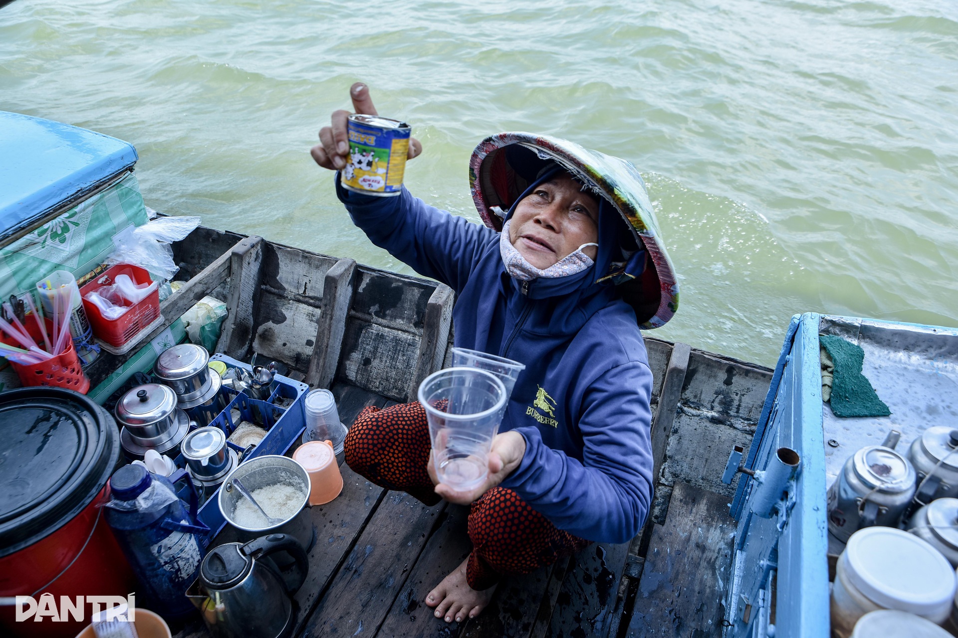 Khách Tây ngỡ ngàng, thất vọng vì quang cảnh đìu hiu ở chợ nổi Long Xuyên - 8 Khách Tây ngỡ ngàng, thất vọng vì quang cảnh đìu hiu ở chợ nổi Long Xuyên - 8