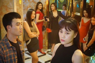 Hoãn phát sóng “Quỳnh búp bê” và “Hậu duệ mặt trời”