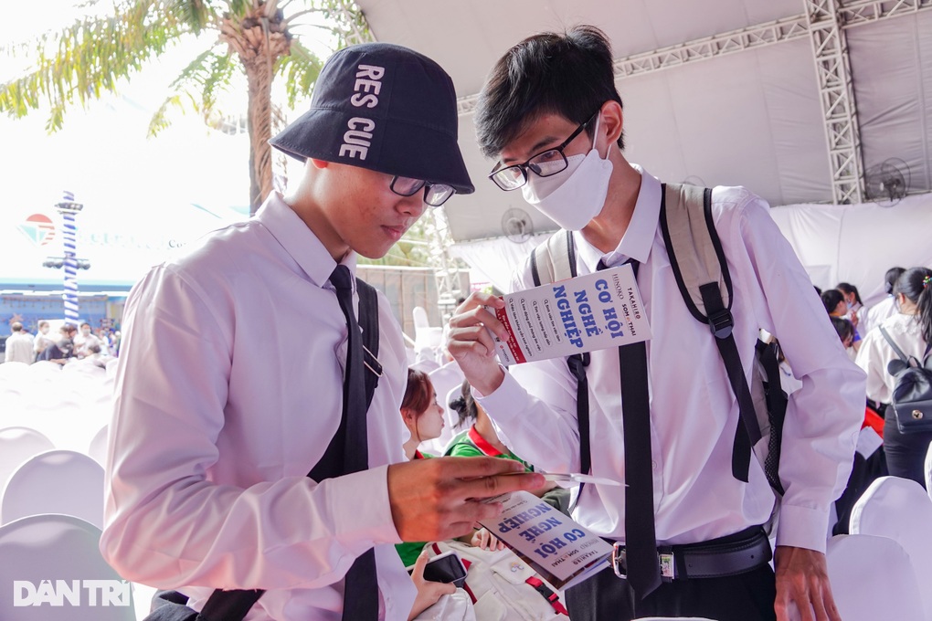 Hơn 1.000 việc làm cho lao động du lịch, lương đỉnh điểm trên 30 triệu đồng - 4 Hơn 1.000 việc làm cho lao động du lịch, lương đỉnh điểm trên 30 triệu đồng - 4