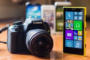 Nokia tung video hài hước so sánh Lumia 1020 với máy ảnh DSLR