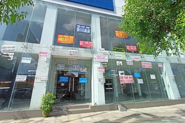 Mặt bằng cho thuê "ế" dài vì... để qua Tết rồi tính