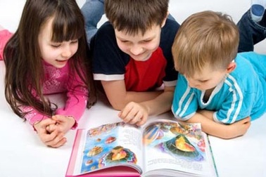 Xem chung sách tham khảo có hại mắt?