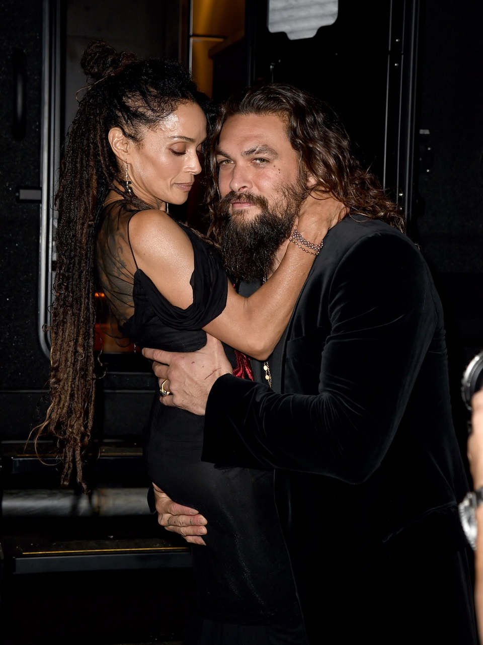 Vua thủy tề Jason Momoa thừa nhận sợ vợ - 5 Vua thủy tề Jason Momoa thừa nhận sợ vợ - 5