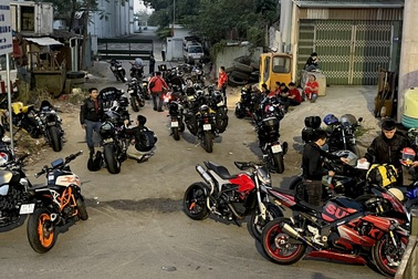 CSGT chặn bắt hơn 100 mô tô phân khối lớn đi vào đường cấm