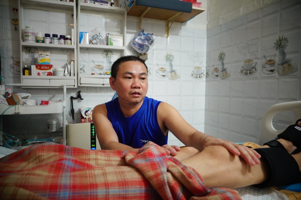 Nữ thợ tóc nằm liệt giường sau sinh và hành động không ngờ của người chồng - 13 Nữ thợ tóc nằm liệt giường sau sinh và hành động không ngờ của người chồng - 13