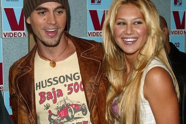 Enrique Iglesias và cựu “công chúa làng quần vợt” đón cặp sinh đôi đầu lòng