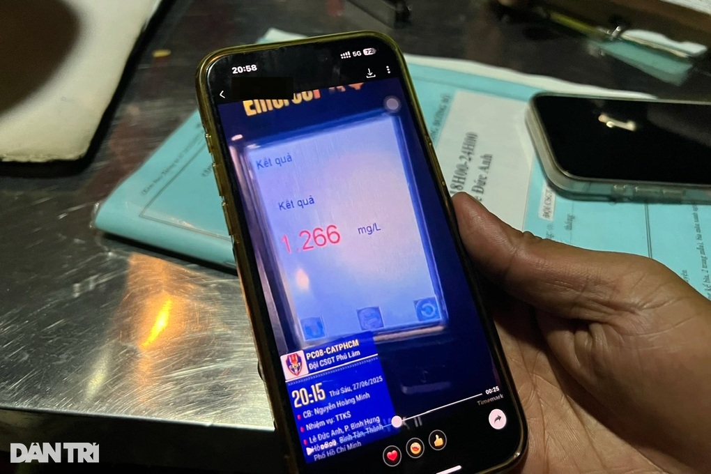 Bị CSGT TPHCM xử phạt nồng độ cồn, người đàn ông tuyên bố bỏ nhậu - 2 Bị CSGT TPHCM xử phạt nồng độ cồn, người đàn ông tuyên bố bỏ nhậu - 2