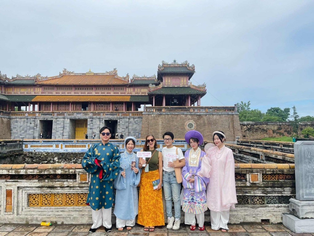 Huế phát triển du lịch ẩm thực thông qua số hóa các món ăn - 4 Huế phát triển du lịch ẩm thực thông qua số hóa các món ăn - 4