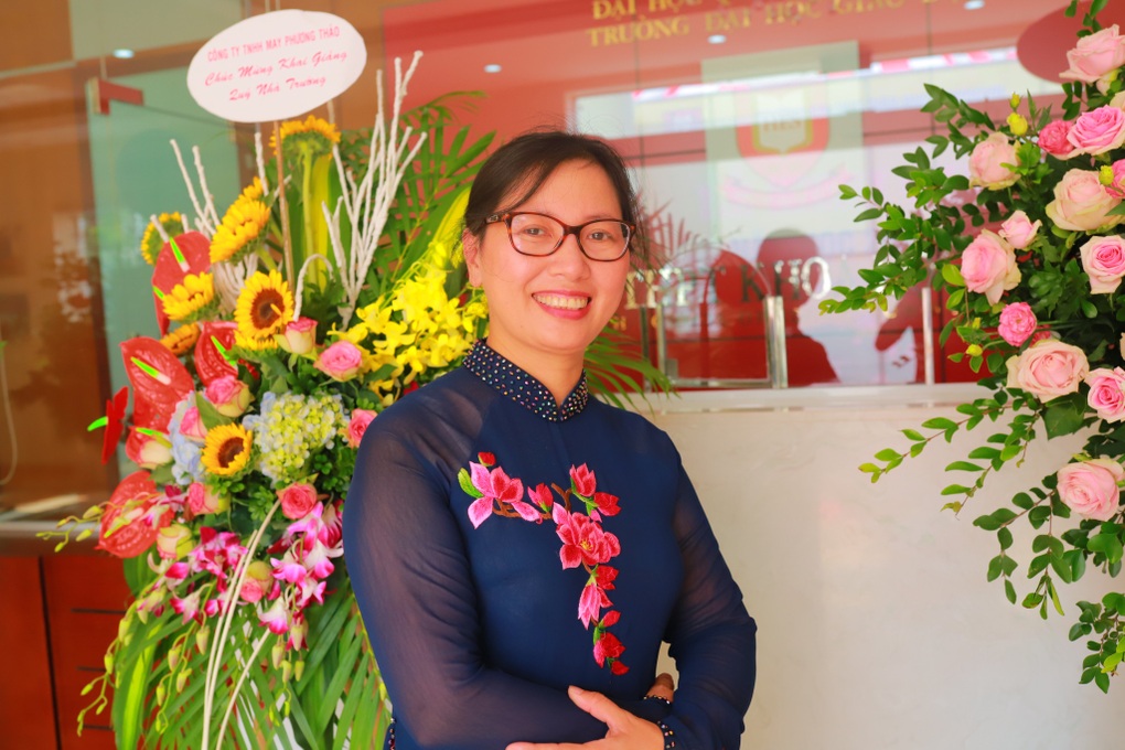 Trường THPT Chuyên Hà Nội - Amsterdam có phó hiệu trưởng mới - 2 Trường THPT Chuyên Hà Nội - Amsterdam có phó hiệu trưởng mới - 2