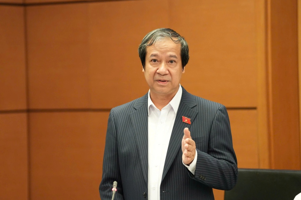 Minister of Education and Training talks about new textbooks to be applied from next year - 1 Bộ trưởng GD-ĐT nói về bộ sách giáo khoa mới áp dụng từ năm tới - 1