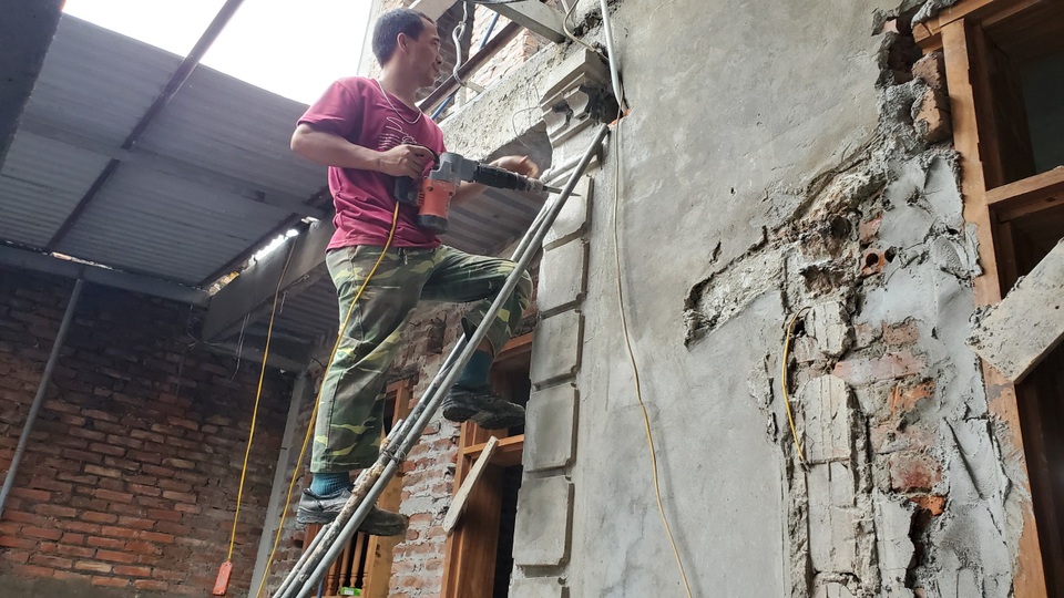 Chuyện nghề thợ xây, thu nhập ít nguy hiểm nhiều - 3 Chuyện nghề thợ xây, thu nhập ít nguy hiểm nhiều - 3