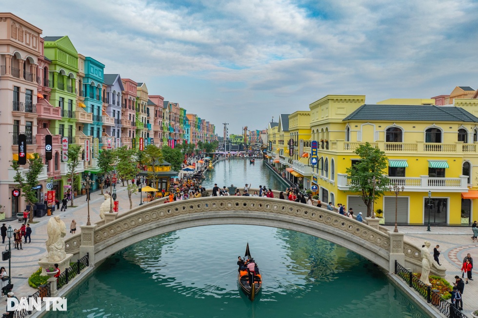 Giới trẻ Hà Nội khám phá vũ trụ giải trí độc nhất miền Bắc - 2 Giới trẻ Hà Nội khám phá vũ trụ giải trí độc nhất miền Bắc - 2