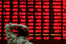Chứng khoán giảm thảm khốc, dân đầu tư thua lỗ nặng nề