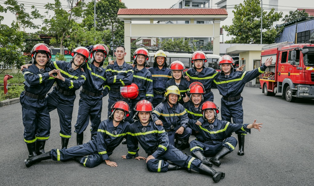 Tiến Luật, Lê Dương Bảo Lâm tham gia show thực tế về lực lượng công an - 1 Tiến Luật, Lê Dương Bảo Lâm tham gia show thực tế về lực lượng công an - 1