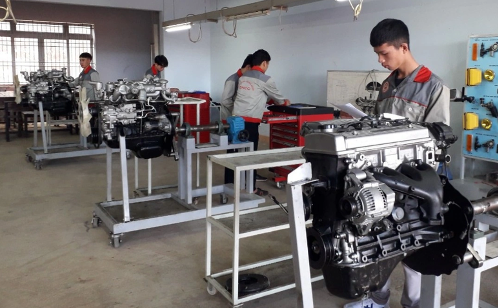 Con đường nhất nghệ tinh của giới trẻ - 1 Con đường nhất nghệ tinh của giới trẻ - 1