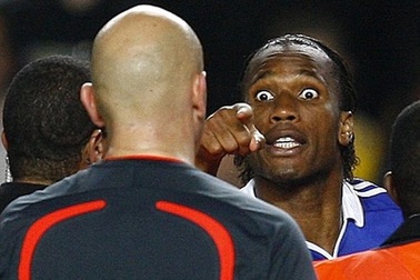 Chelsea tính thải loại Drogba vì hành vi vô văn hóa