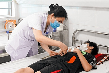 5 điều tuyệt đối không làm khi trẻ mắc sốt xuất huyết