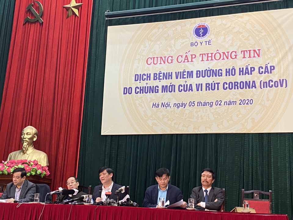 Bộ Y tế: Virus corona không lơ lửng trong không khí, lây lan rất nhanh - 1 Bộ Y tế: Virus corona không lơ lửng trong không khí, lây lan rất nhanh - 1