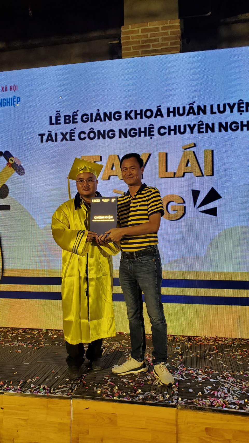 Lần đầu tiên tài xế công nghệ Việt Nam được chứng nhận tài xế công nghệ chuyên nghiệp - 2 Lần đầu tiên tài xế công nghệ Việt Nam được chứng nhận tài xế công nghệ chuyên nghiệp - 2