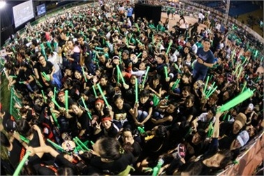 Ngã ngửa vì những thương vụ mua bán 'thần tượng' Việt