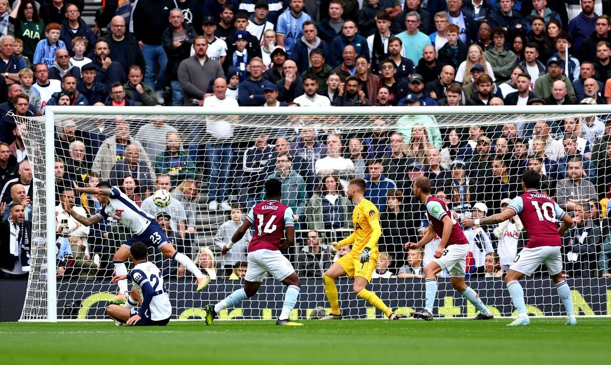 Son Heung Min lập công, Tottenham thắng đậm trận derby London - 1