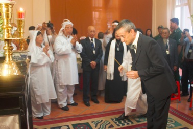 Tổng lãnh sự quán Pháp đến viếng GS Trần Văn Khê