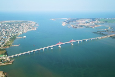 Cầu gần 1.000 tỷ nối Nghệ An - Hà Tĩnh cho phép một số xe lưu thông dịp Tết