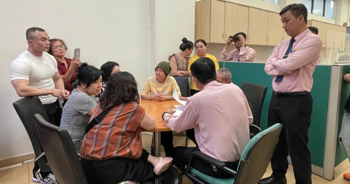 Tiểu thương chợ thời trang lớn nhất TPHCM tiết lộ lý do đóng sạp hàng loạt